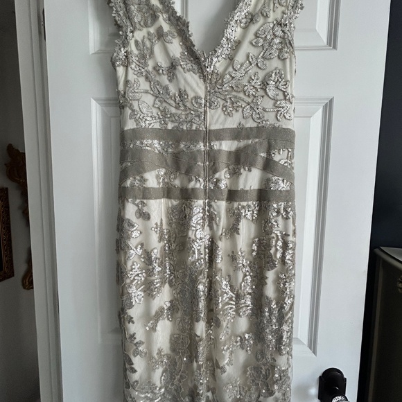 White and ivory - Picture 2 of 4